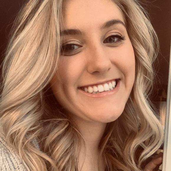 Meet your Posher, Paige - Picture 1 of 1